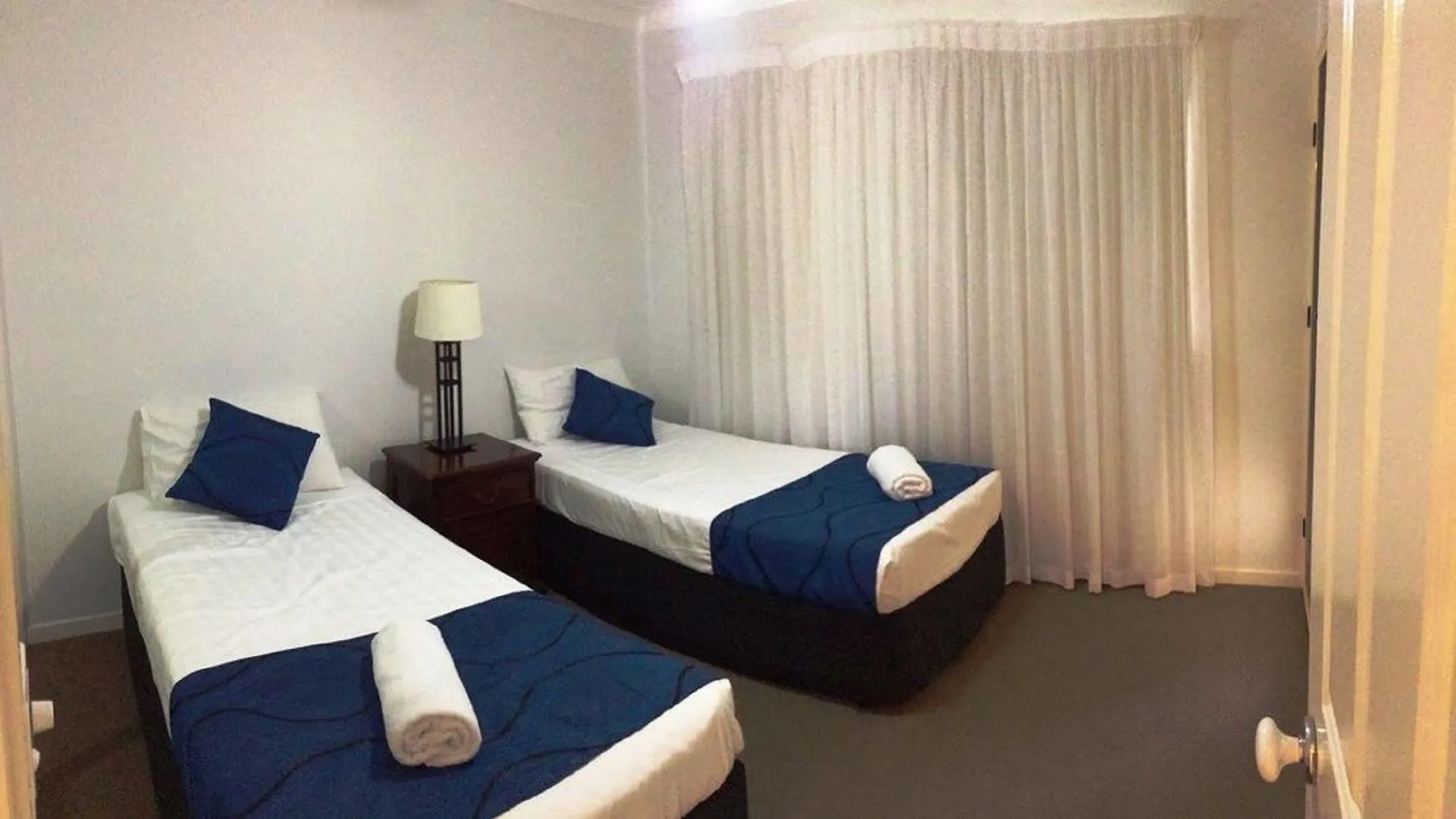 Golden Riviera Absolute Beachfront Resort Gold Coast Australia