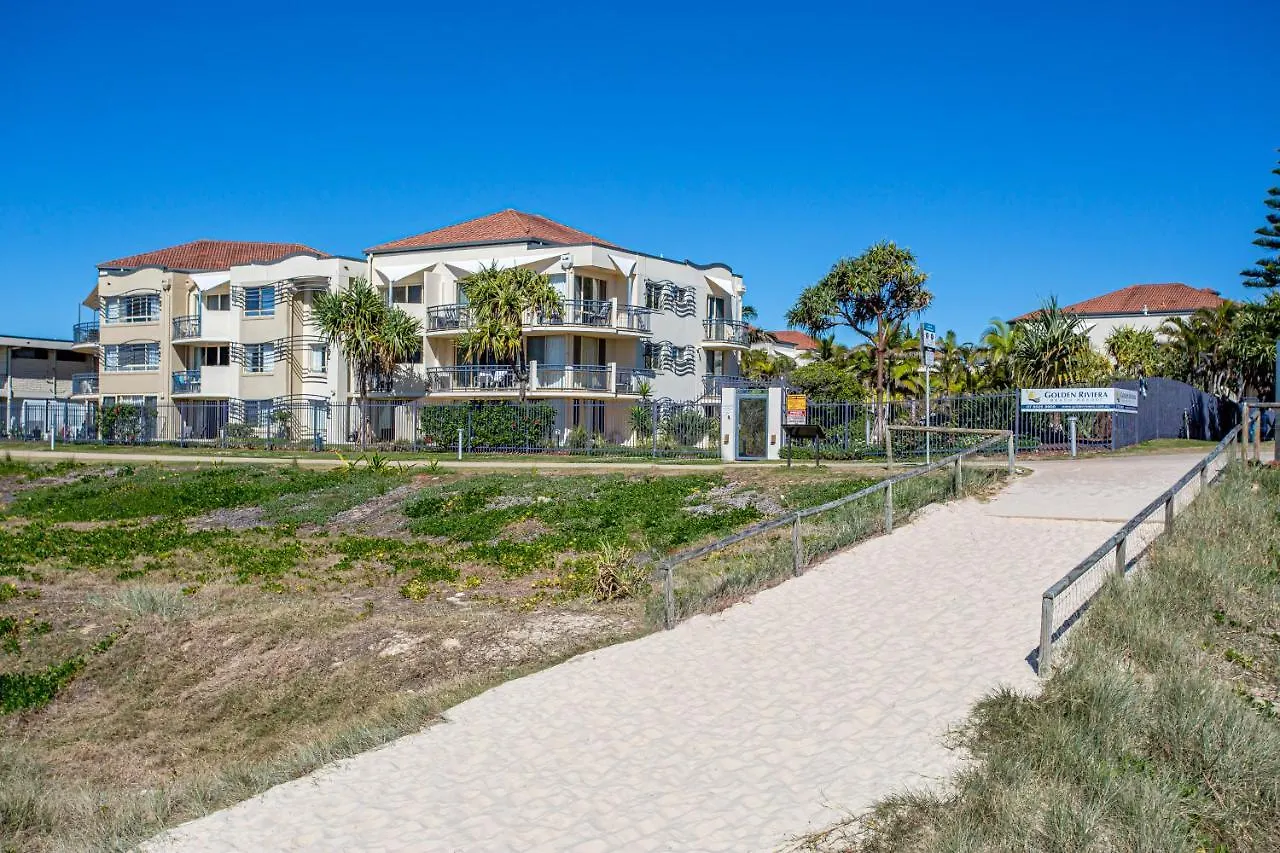 ****  Golden Riviera Absolute Beachfront Resort Gold Coast Australia