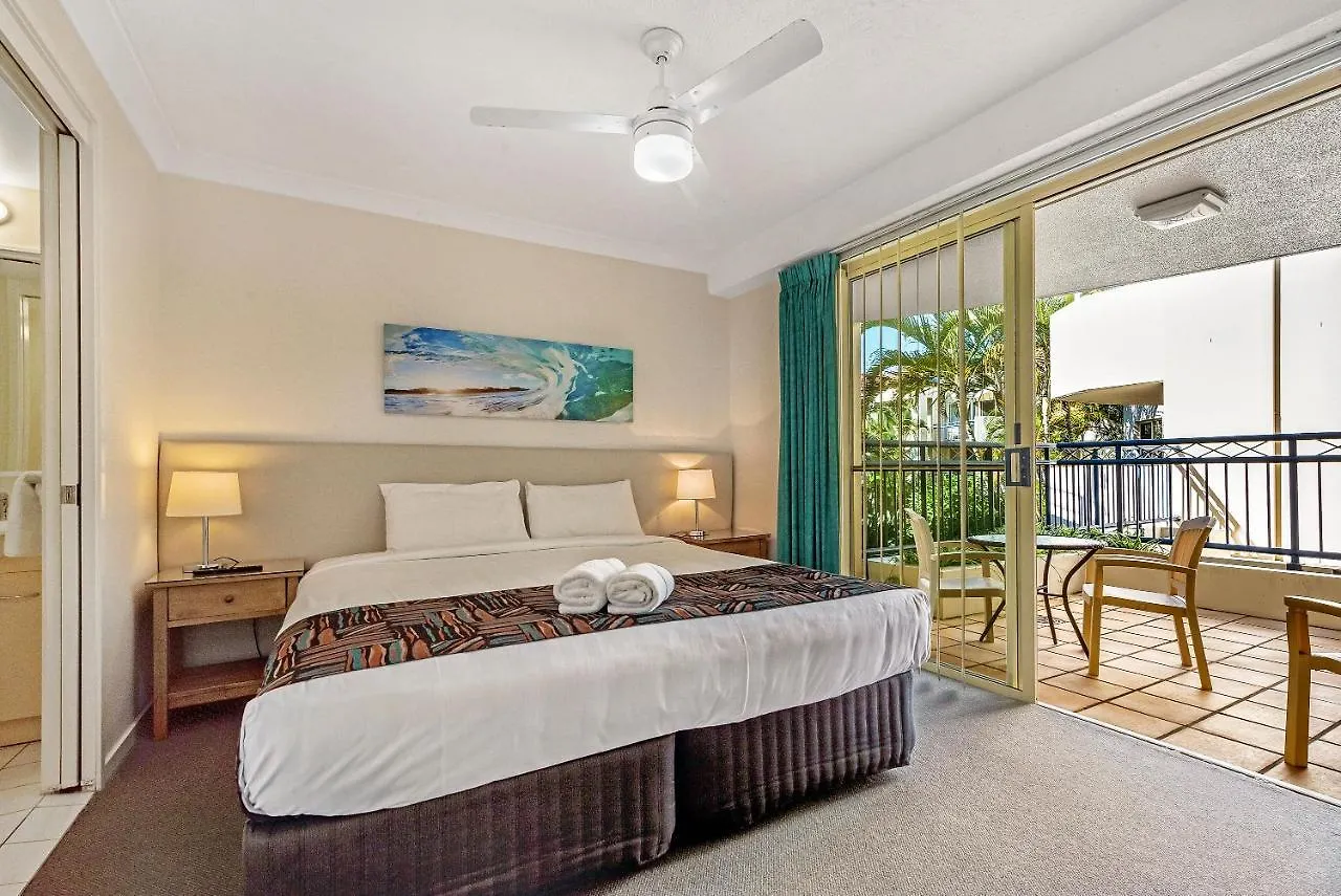 Golden Riviera Absolute Beachfront Resort Gold Coast