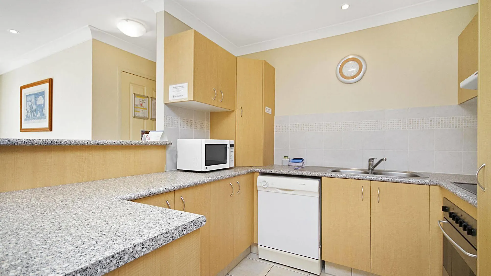 Golden Riviera Absolute Beachfront Resort Gold Coast