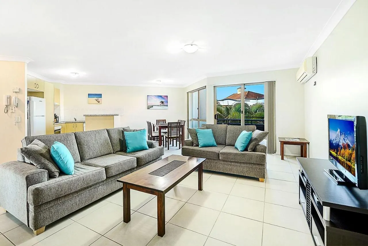 Golden Riviera Absolute Beachfront Resort Gold Coast